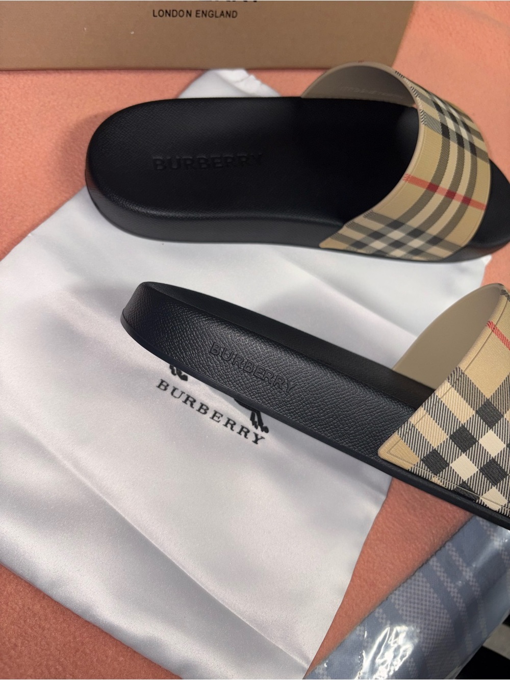 Burberry White Logo Dust Bag with Black Equestrian Print - Picture 2 of 3